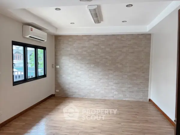 image_rental-12830063