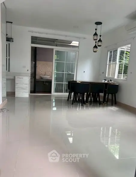 image_rental-28550761