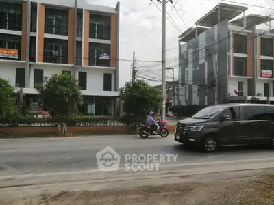  2 Bedrooms Condo -2