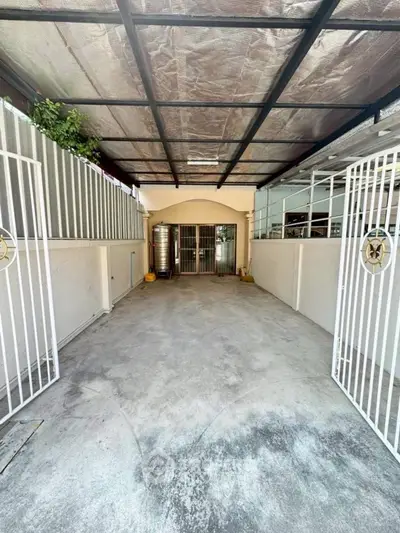 image_rental-26826271