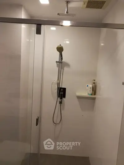 1 Bedroom Condo at The Room Sukhumvit 21-7