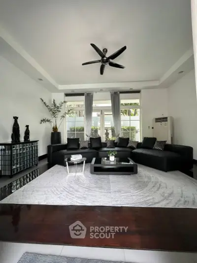 image_rental-30002612