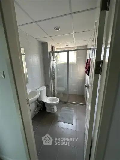 1361312-4.webp