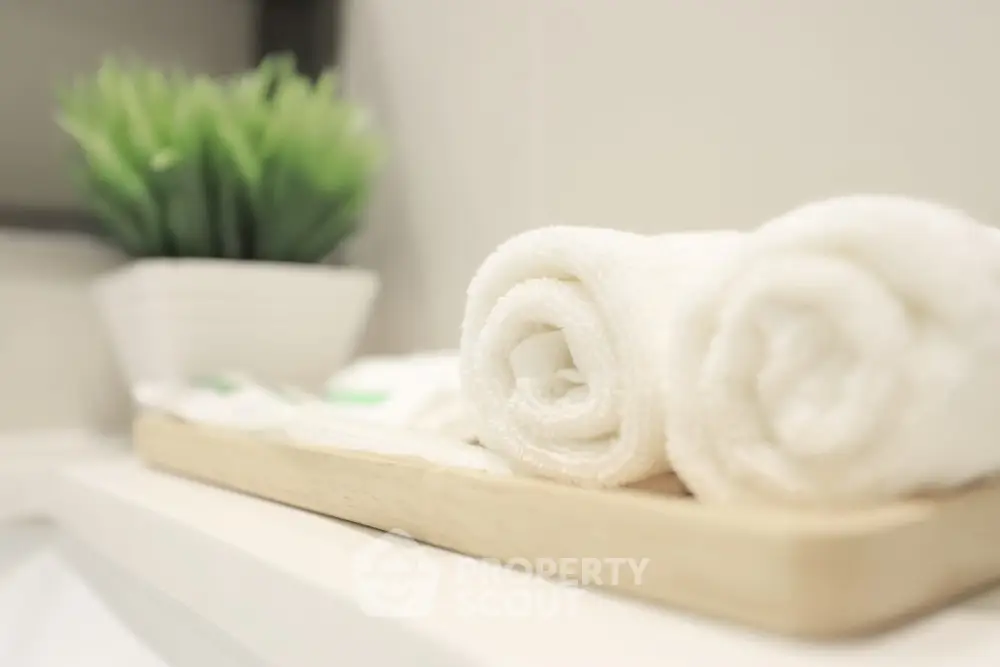  1 Bedroom Condo at The Base Petchaburi Thonglor-1