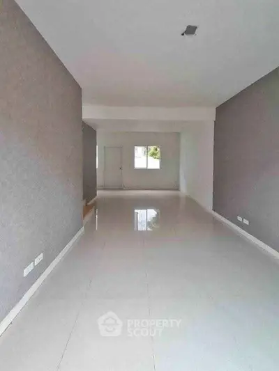 image_rental-28268211