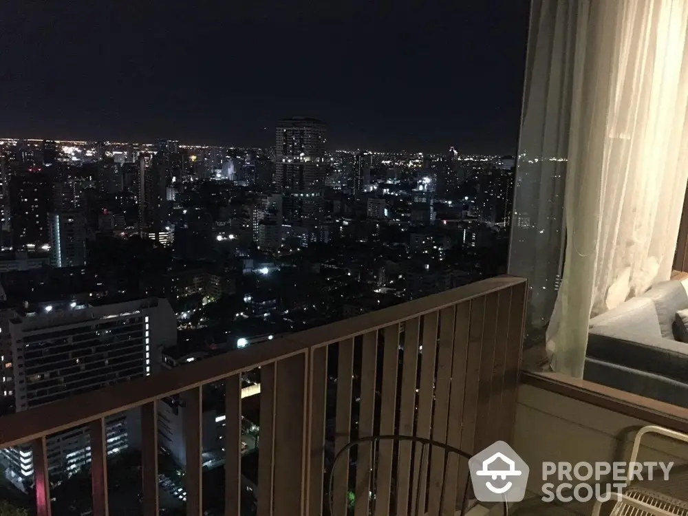  2 Bedrooms Condo at Sukhumvit 24 Home-1