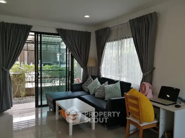 image_rental-8329003