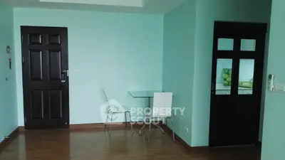  1 Bedroom Condo at The Kris Express 2-5