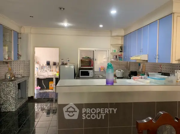 image_rental-7823814