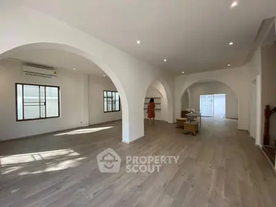  4 Bedrooms House -5