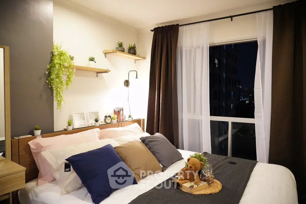  1 Bedroom Condo at Lumpini Place Rama 4 Kluaynamthai-1