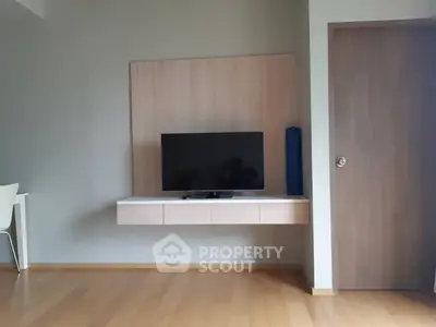 Fully Furnished 1 Bedroom Condo at Noble Revent-4