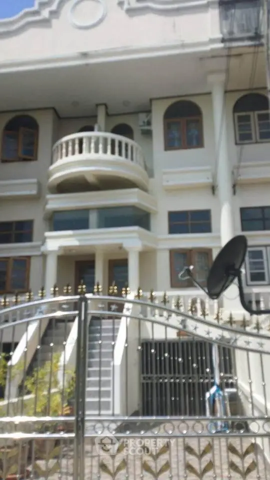 image_rental-13686868