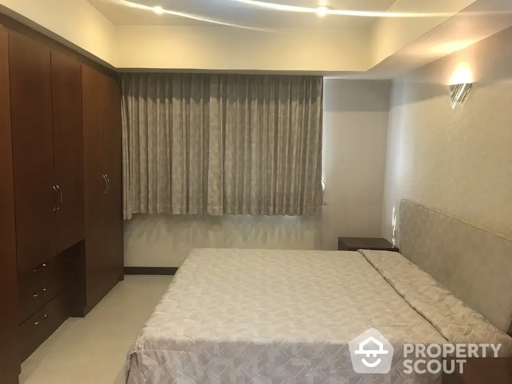  2 Bedrooms Condo -1