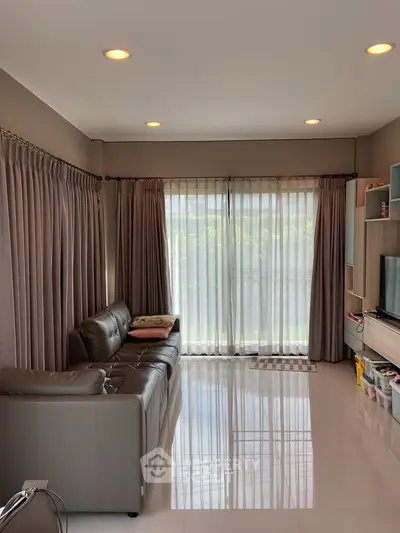 image_rental-28286668