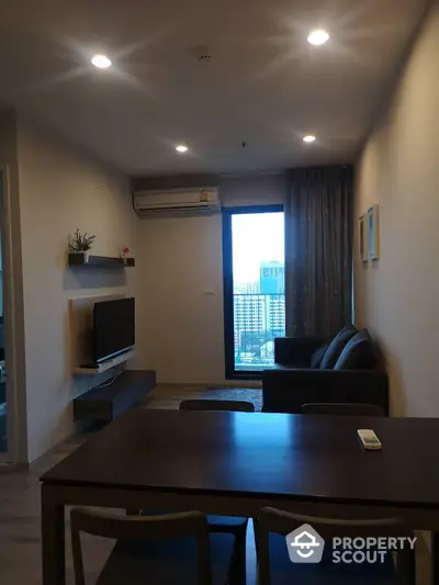 Fully Furnished 2 Bedrooms Condo at Centric Ari Station-4