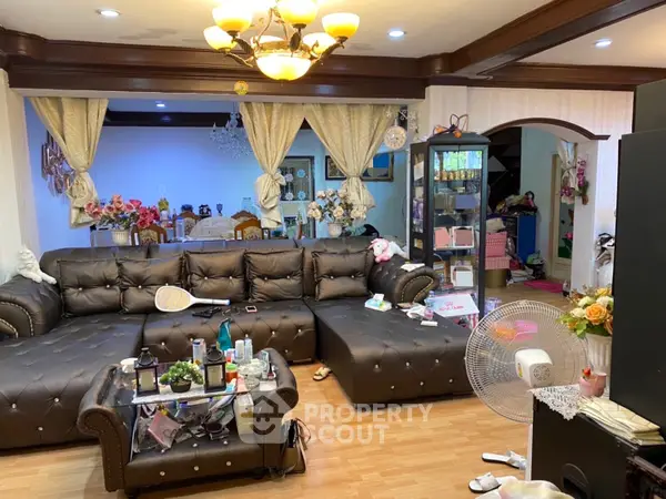 image_rental-7837694