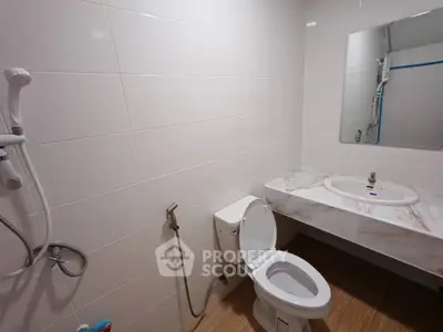 Modern bathroom with sleek fixtures and elegant tile design