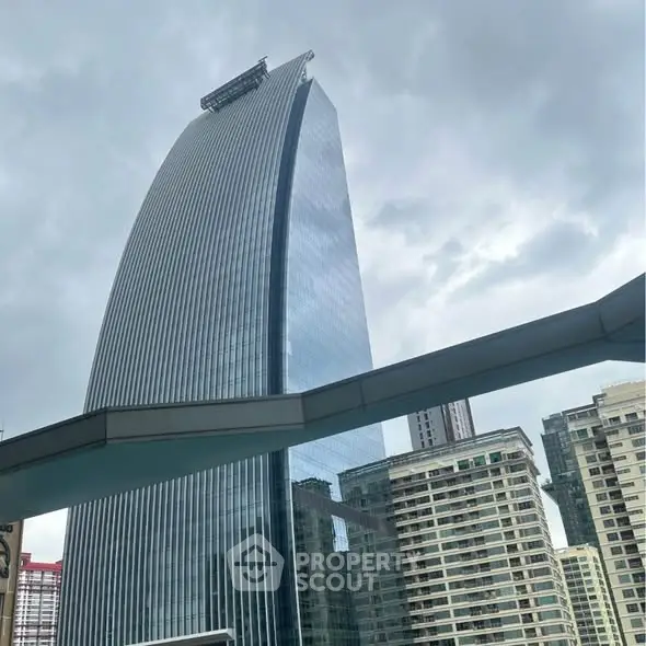 Stunning modern skyscraper with sleek design and panoramic city views.