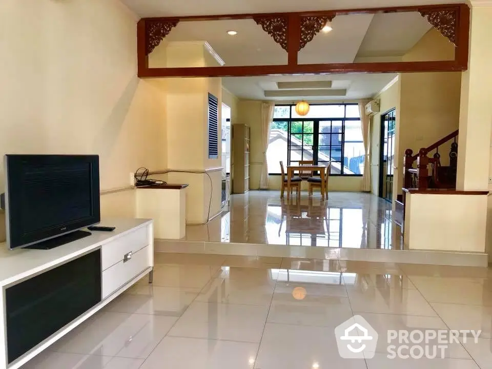 Fully Furnished 4 Bedrooms Townhouse -1