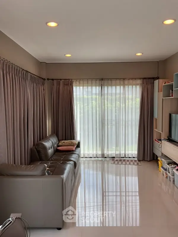 image_rental-31581878