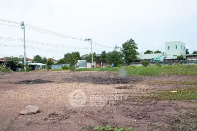 Vacant land plot with potential for development in a suburban area.