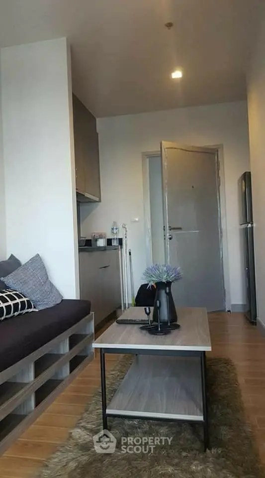 Fully Furnished 1 Bedroom Condo at Chapter One Midtown Ladprao 24-1
