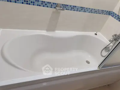  1 Bedroom Condo at Life Ratchada Suthisan-2