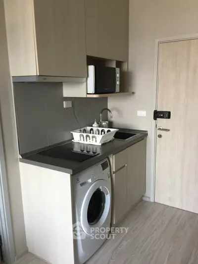  1 Bedroom Condo at Ideo Mobi Sukhumvit Eastgate-2