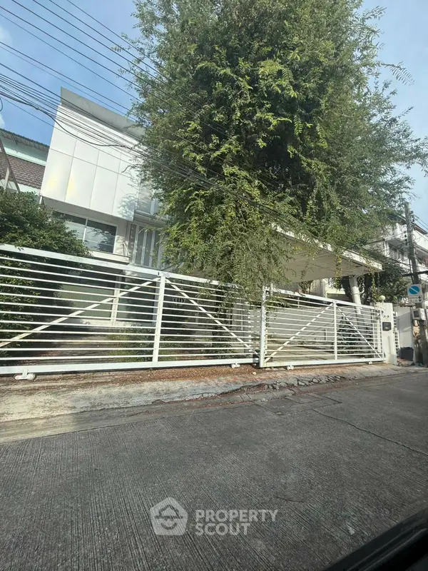 image_rental-28303582