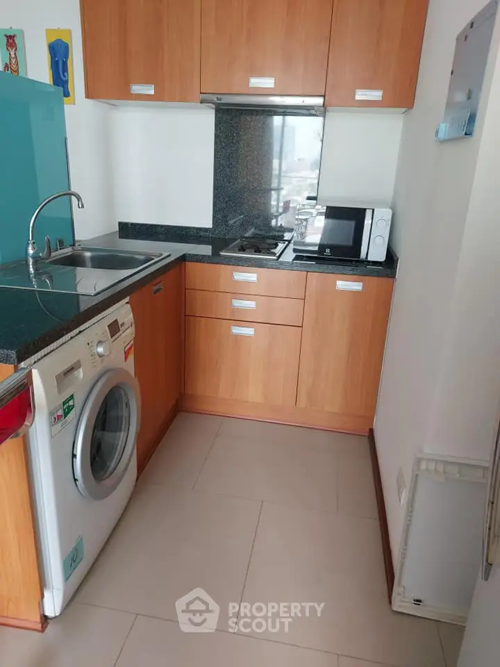 Fully Furnished 1 Bedroom Condo at Villa Sathorn-1
