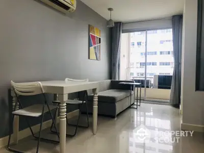 Fully Furnished 1 Bedroom Condo at The Clover Thonglor Residence-5