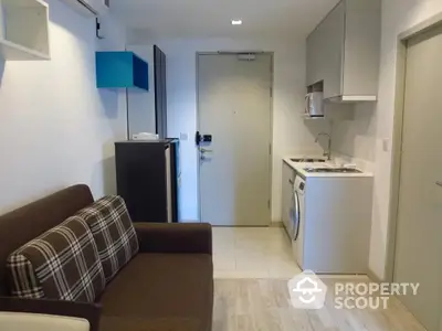 Fully Furnished 1 Bedroom Condo at Ideo Mobi Sathron-3