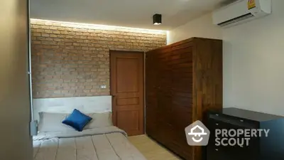  2 Bedrooms Condo -3