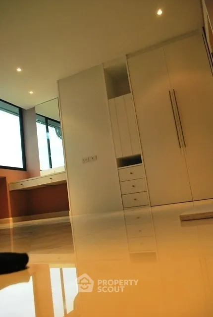  1 Bedroom Condo at Supalai Place Sukhumvit 39-1