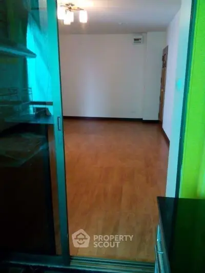  2 Bedrooms Condo -4