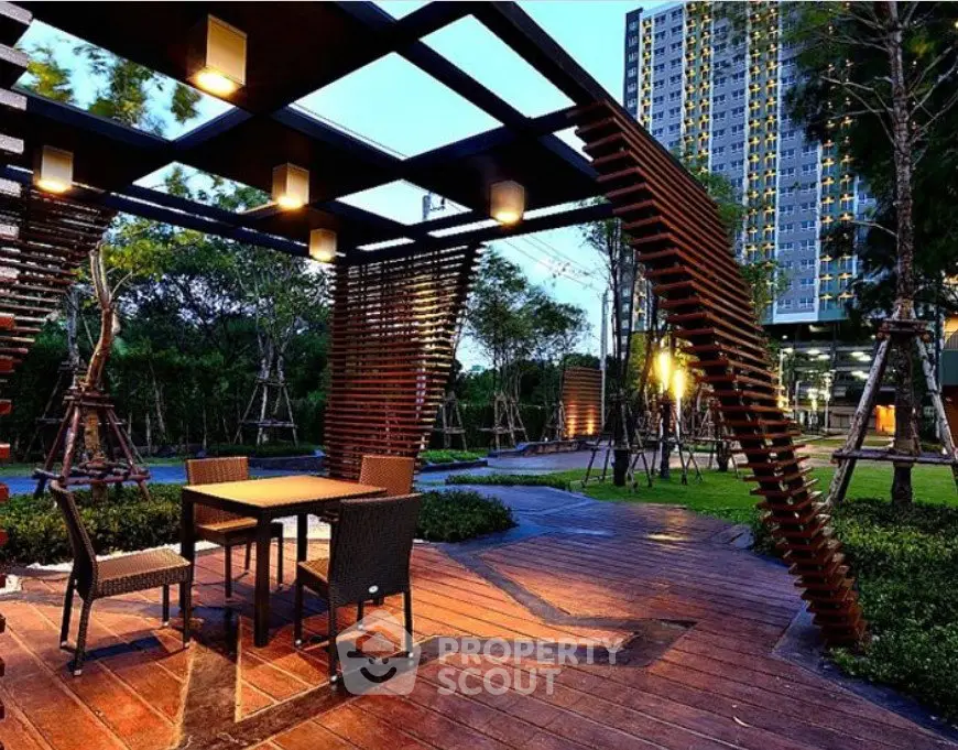 Stunning outdoor garden area with modern pergola and seating, perfect for relaxation and entertainment.