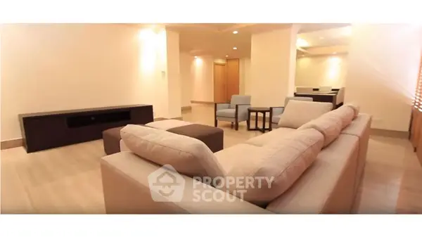 image_rental-5307414