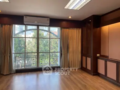 image_rental-21671730