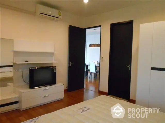  2 Bedrooms Condo at Baan Klang Krung Siam Pathumwan Condominium-1