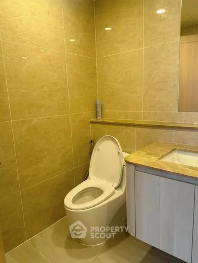 Modern bathroom with sleek design and elegant fixtures