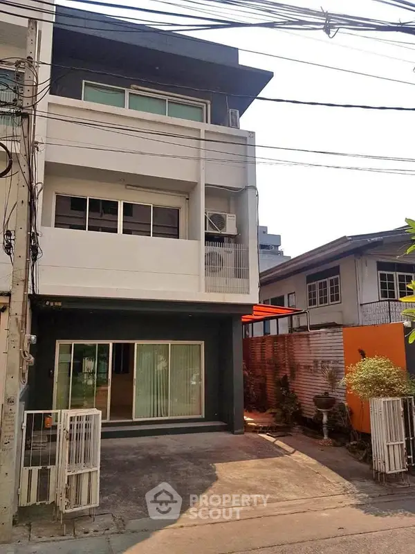 image_rental-28042700