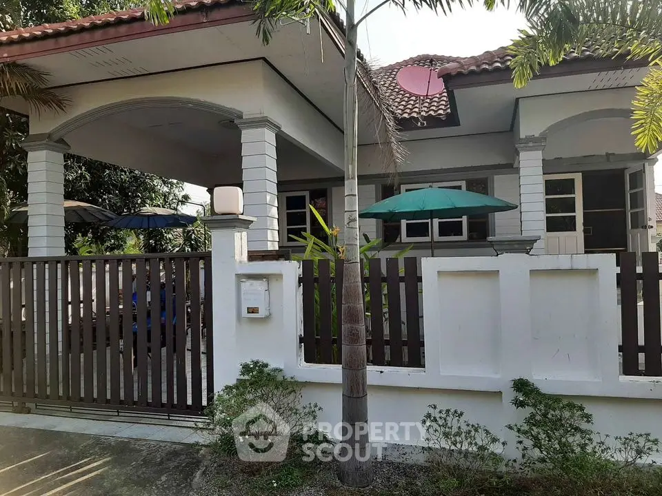 1016553-2-Photoroom.jpg