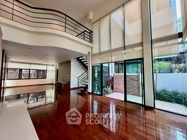 image_rental-30004078