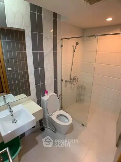 Fully Furnished 1 Bedroom Condo at Circle Condominium-4