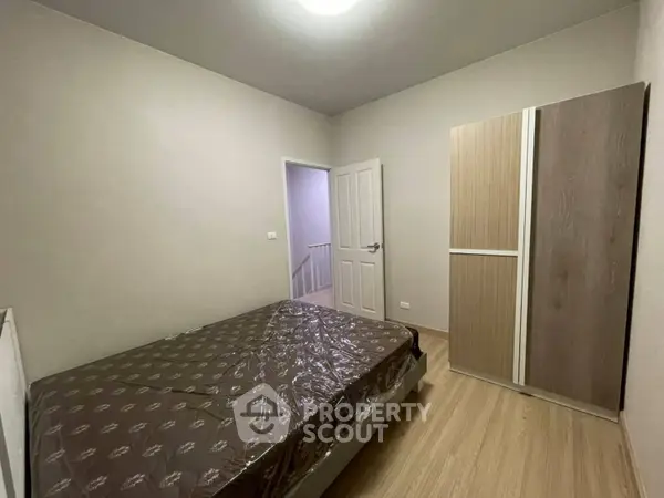 image_rental-5791860