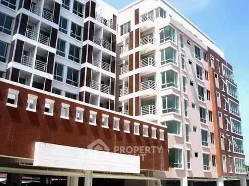  2 Bedrooms Condo at Chateau In Town Ratchada 13-1