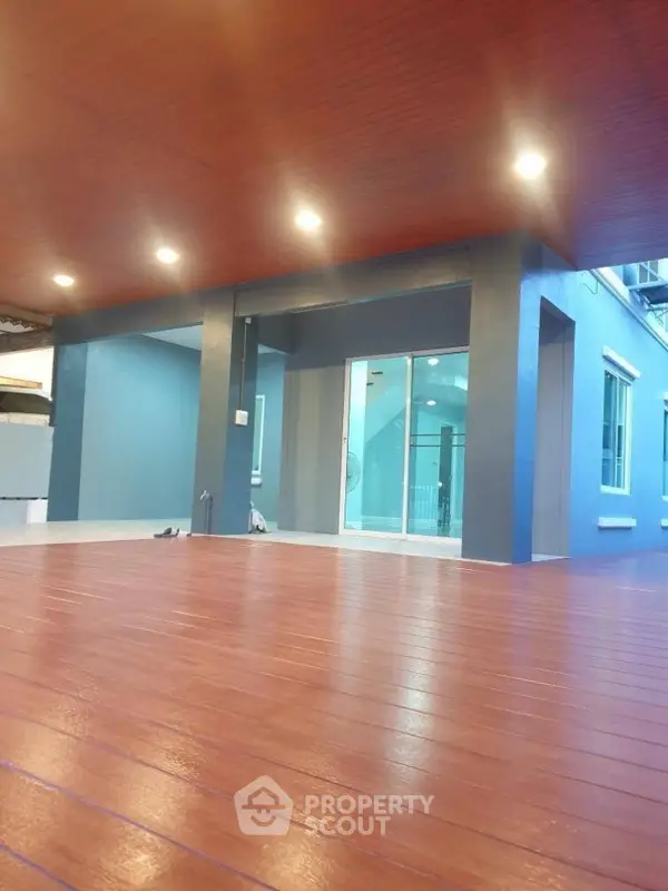 image_rental-12526574