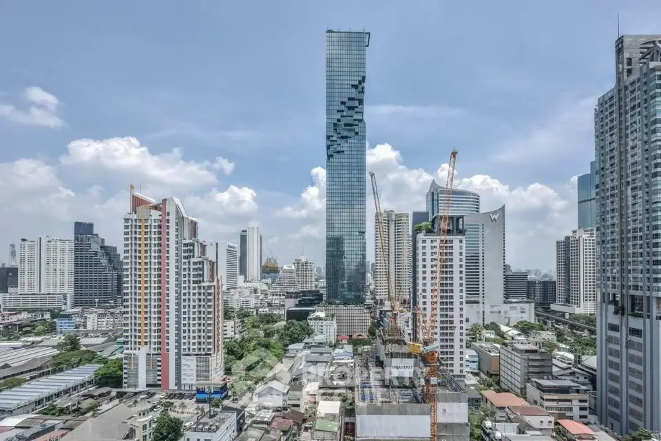 Stunning cityscape view featuring modern skyscrapers and urban development in a bustling metropolis.