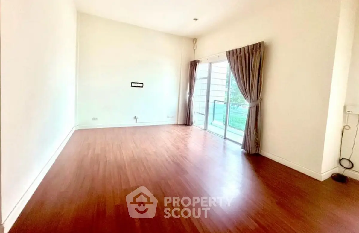 Screenshot 2568-10-27 at 15.44.16.jpg